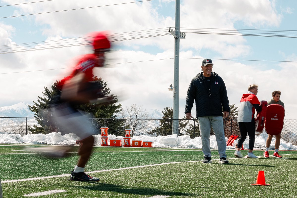 Back by popular demand📸
.
.
.
.

Look forward to more of these throughout the remainder of Spring Ball!🏃💨

#GoUtes