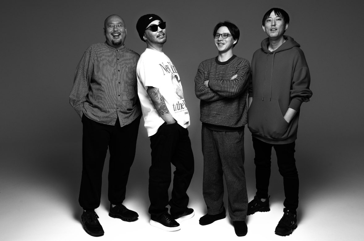 ShinjukuSokai's tweet photo. 紙は売れねえ時代だなんて言ってるけど、俺たち作家編集連合は新年度やりますよ。
ナックルズ面白い新コンテンツ差し込み、小説は前のやつ文庫化と新作が夏には。
シンちゃんとは漫画原作を進めていくんだ。
ショートショートは中でかなり書いてきた。
今年度の展開をお楽しみに。 https://t.co/Fd8NX1GKMg
