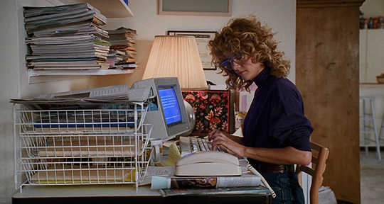 TheCinesthetic's tweet photo. Meg Ryan in When Harry Met Sally (1989) https://t.co/003MEvi5wA