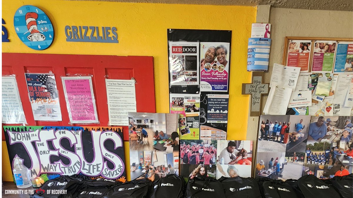 WEECareInc's tweet photo. The Recovery Center of Tennessee had an amazing time participating as a vendor at the 4th Annual MLK Day Observance, 2025 "I AM the Change!" Community Resource Fair in Memphis, TN.

#TheRecoveryCenterOfTennessee #MLKDayofService #WEECareInc #RedDoorUrbanMissions #MemphisEvents https://t.co/a1eOxfx4mT