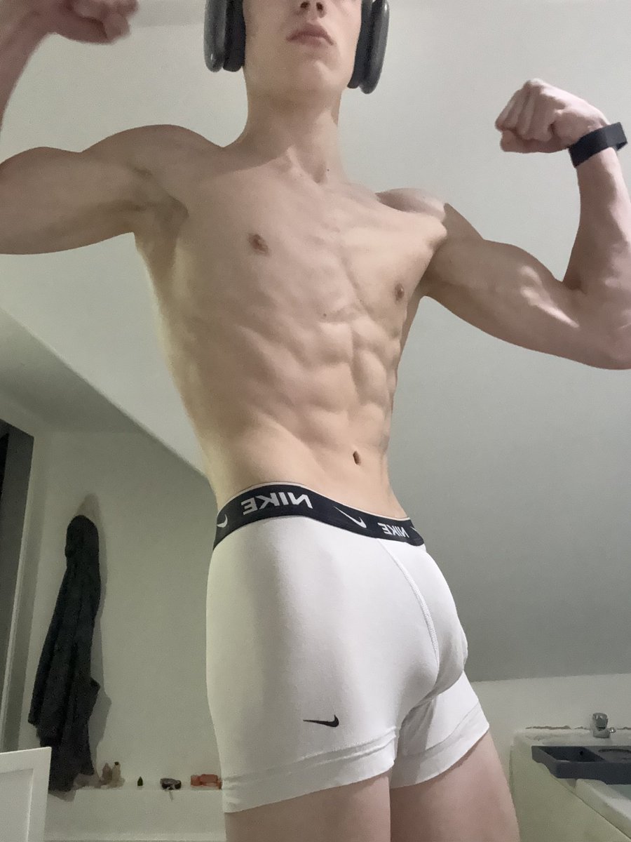 CashMsam_backup's tweet photo. Get following boys, just in case, would hate to take away your life’s purpose aka me 😂 https://t.co/QOGweGQTFD
