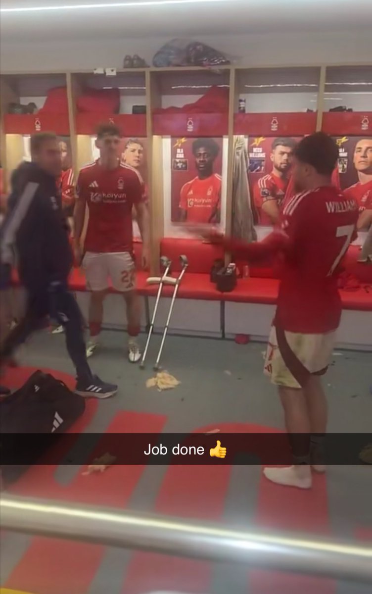 Ola Aina on the medical bench, with crutches next to his seat 🫣 #NFFC