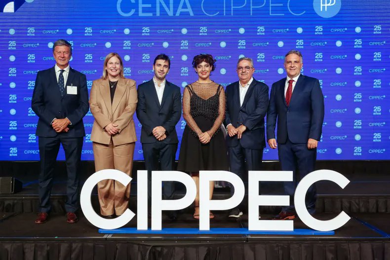 Letra_P's tweet photo. #CIPPEC ⭕️ AFTER OFFICE
▪️ Cena de rosca: la decisión de Kicillof, mensaje a la Corte y los nervios del gobierno de Milei
🔗 https://t.co/xBzGcWNusv
✍️ @gabyspepe