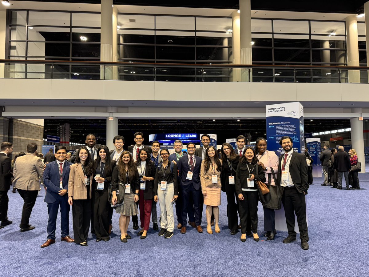 One with the Jacobi fam, both former and current at #ACC25! #Jacobistrong <a href="/jmcchiefs/">Jacobi Internal Medicine Chiefs</a> <a href="/AndrewGutwein/">Andrew Gutwein MD</a>