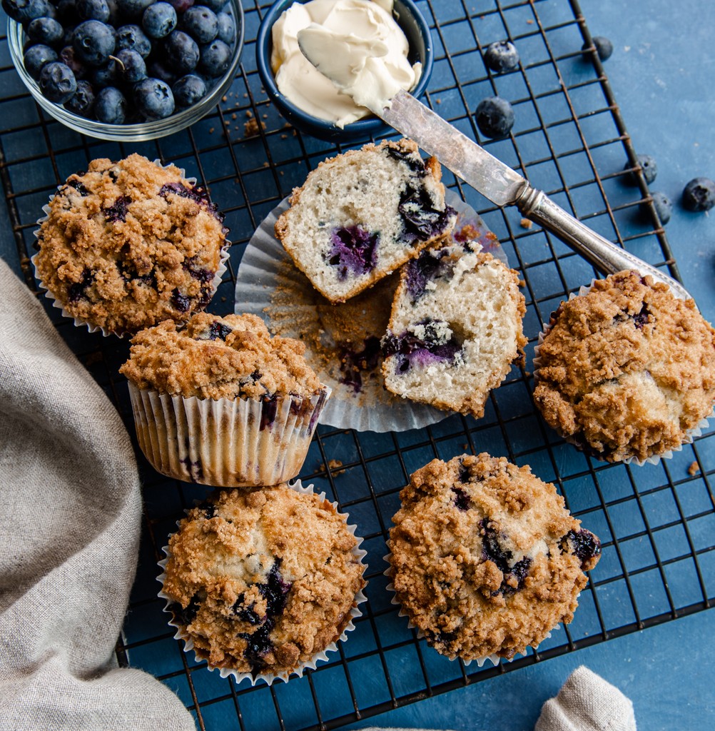 🫐✨  Did you know that blueberry streusel muffins have a sweet history that dates back to the early 19th century in Europe? 

#breakfast #breakfastcatering #catering