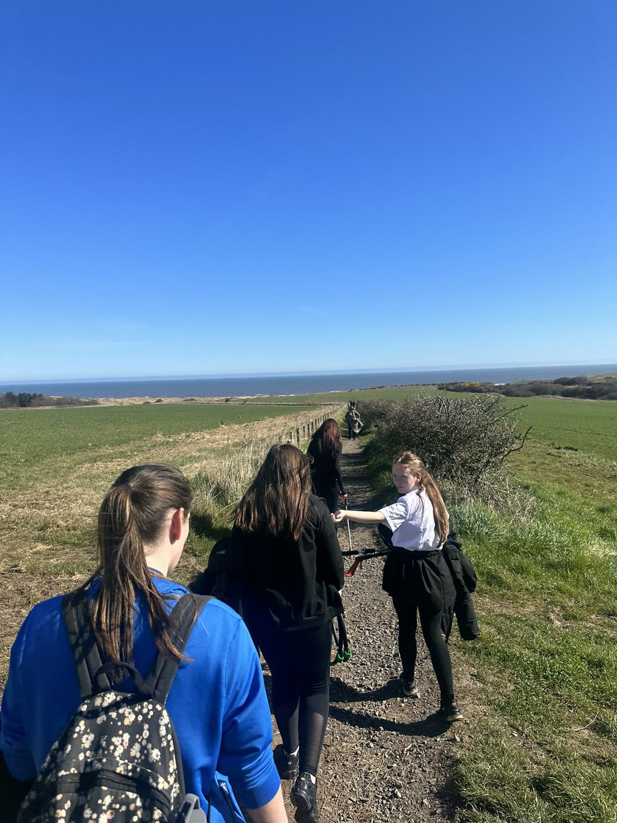 StHildsAP's tweet photo. Today KS3 Arch AP went to Crimdon Dene beach where they collected litter as part of the NEAT Volunteering Week. #community #cleanbeach@StHildsSchool https://t.co/epvSSBwr9Q