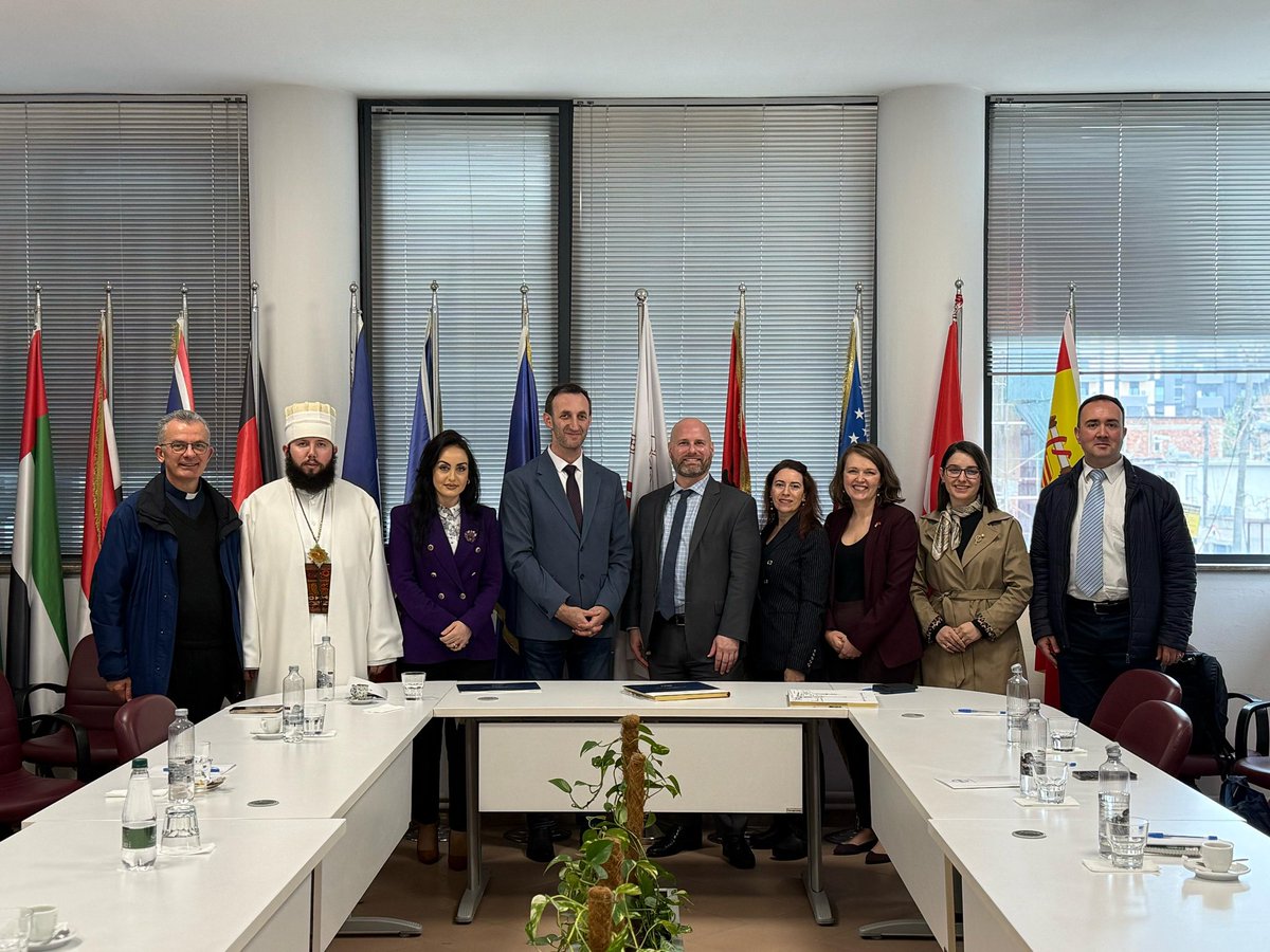 KNFSH2007's tweet photo. 🕊️🤝 Një delegacion nga Zyra Ndërkombëtare për Lirinë e Besimit (IRF) në Departamentin e Shtetit, SHBA 🇺🇸 zhvilloi një takim me Bordin Ekzekutiv të Këshillit Ndërfetar të Shqipërisë. 🌍✨

https://t.co/jyNy4JLotr

@StateDept 
@USEmbassyTirana https://t.co/lEFiGeB60b