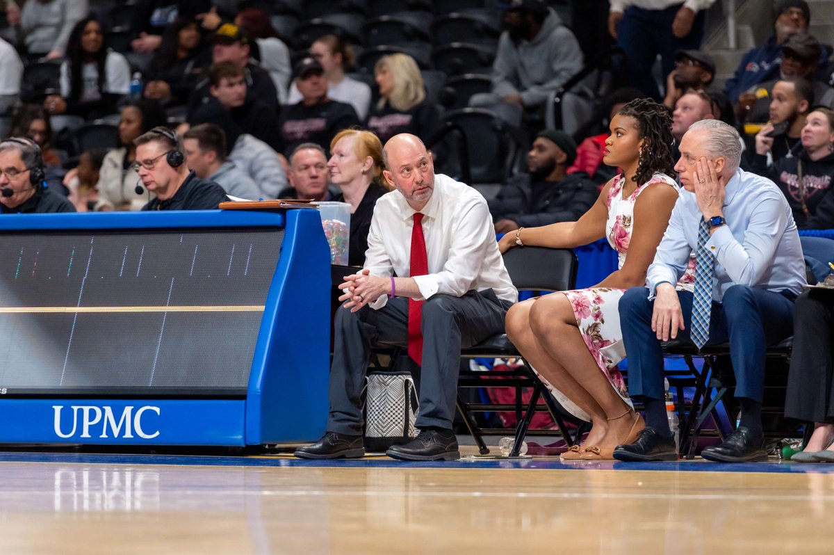Congratulations to OC Basketball Coach Henry Schecter on being named Trib WPIAL 2025 4A Girls Basketball Coach of the Year! This is a well-deserved honor. Thank you for pushing our team to new heights and making this season unforgettable!