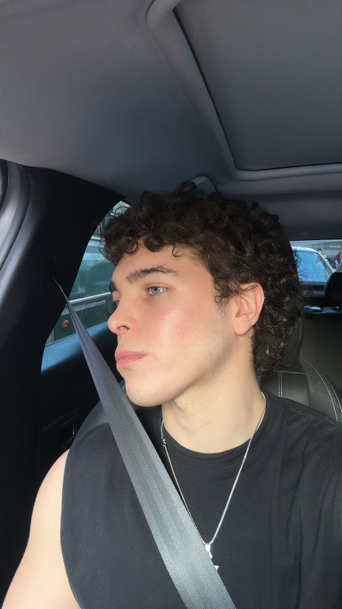 Juanicar2's tweet image. por siempre
por siempre roacutan 
mi alma está conectada a la tuya para toda la eternidad