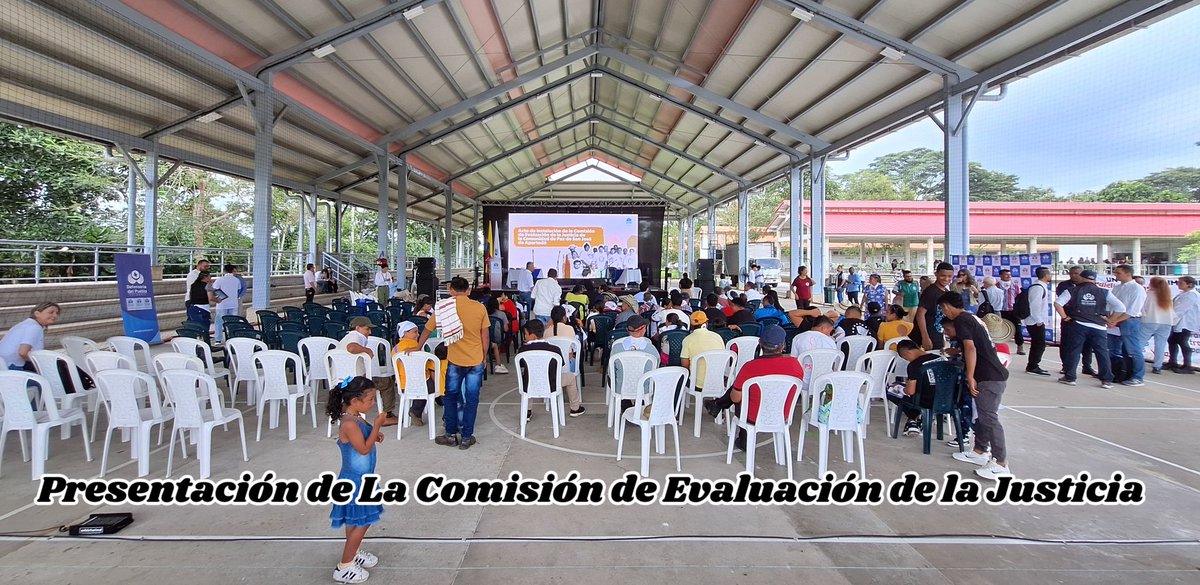 cdpsanjose's tweet photo. Hoy se realizó la presentación de la Comisión de Evaluación de la Justicia, pero también se cumplen 20 años desde que el entonces presidente Álvaro Uribe, ejército y policía nos obligaron a desplazarnos del corregimiento de San José, días después de la masacre del 21 de febrero. https://t.co/p9d5rEvTBP