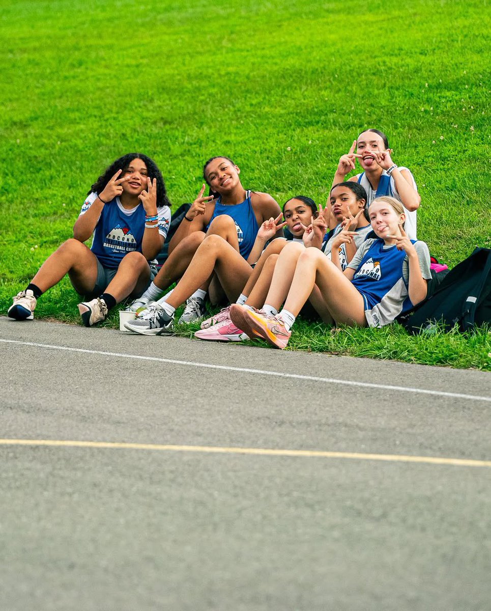 poconoinvite's tweet image. When you link up with camp friends ‼️

⬇️TAG a friend you met at camp