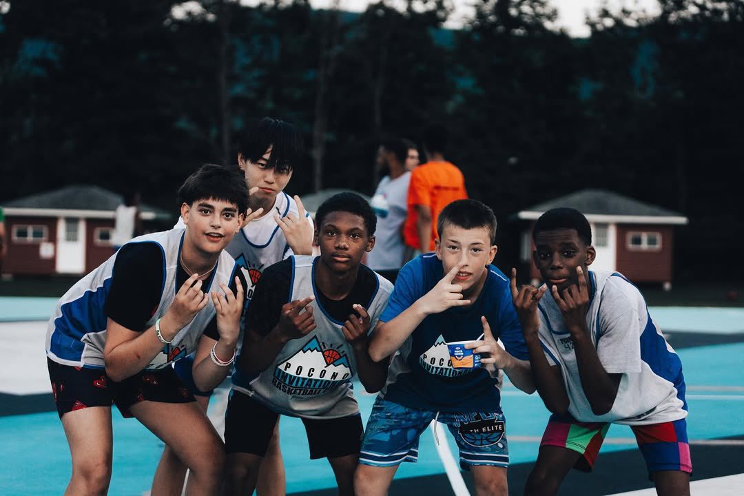 poconoinvite's tweet image. When you link up with camp friends ‼️

⬇️TAG a friend you met at camp