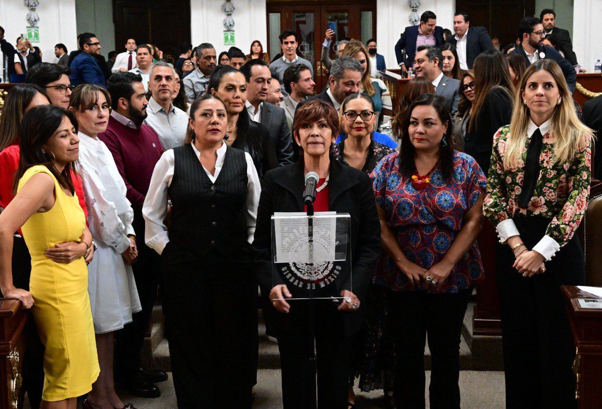 marthaUrb's tweet image. Felicito a Patricia Ramírez Kuri por su designación para dirigir el @PlaneandoLaCDMX. Sigamos impulsando la transformación en la planeación desde una visión integral. ¡Éxito en esta importante labor! #IPDP El éxito de su trabajo será el éxito de la CDMX.