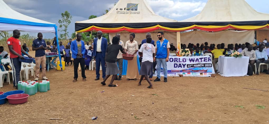 NamagandaHopeA's tweet photo. World Water Day in Bidibidi settlement Yumbe ❤️ https://t.co/sYeWCtgA2D