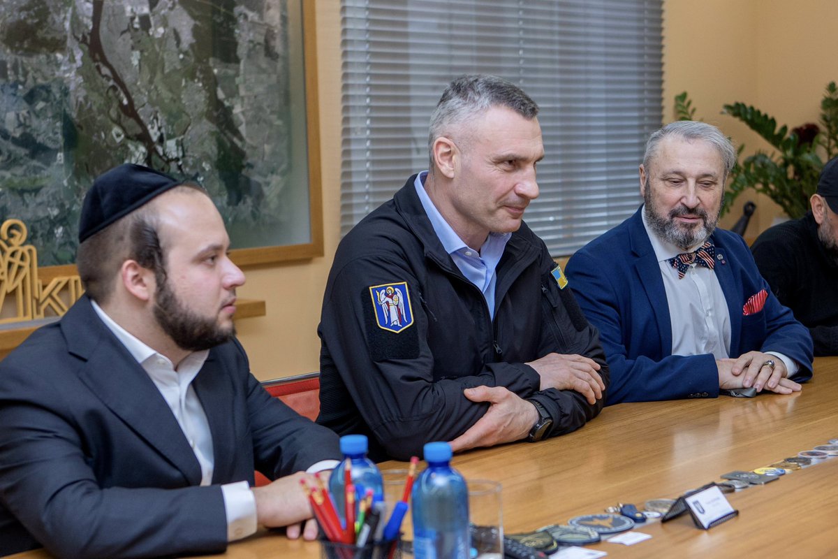 Yaakov Flitchkin (@yaakov_flitch) on Twitter photo Met with Kyivs Mayor <a href="/Vitaliy_Klychko/">Віталій Кличко</a> during my recent visit to Kyiv. Impressed by his vision, resilience & commitment to the city & its people. A former boxer & world champion turned dedicated public servant - a true leader making a difference in Ukraine. Met with Kyivs Mayor <a href="/Vitaliy_Klychko/">Віталій Кличко</a> during my recent visit to Kyiv. Impressed by his vision, resilience & commitment to the city & its people. A former boxer & world champion turned dedicated public servant - a true leader making a difference in Ukraine.