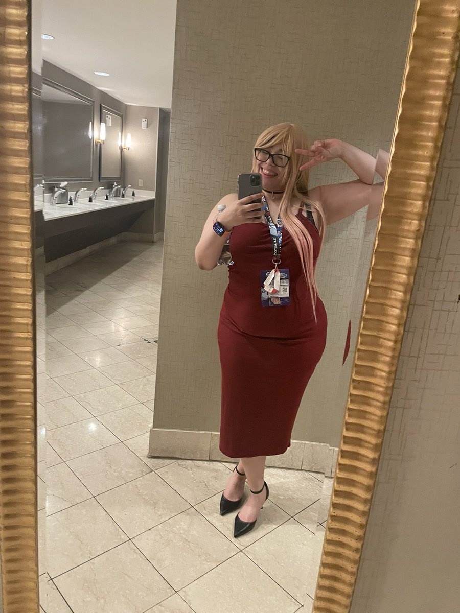 Succubi_Cosplay's tweet photo. Had a blast  at @GalaxyConRVA ! See you all maybe at @MomoCon and definitely at @NightmareRVA! https://t.co/yVXsHZdr7A