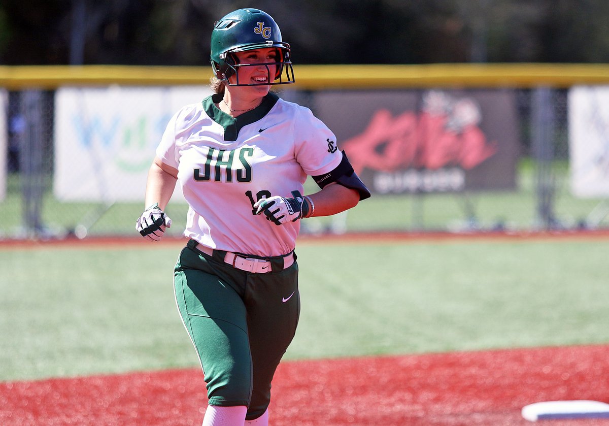 BroodSports's tweet photo. The undefeated Jesuit High School softball team, relying on its deep, talented roster, is winning close games and having a bunch of fun. Read about the Crusaders, on the @SBLiveOR site, here. https://t.co/jfLl4dNYKd https://t.co/8LEQxFqM4R