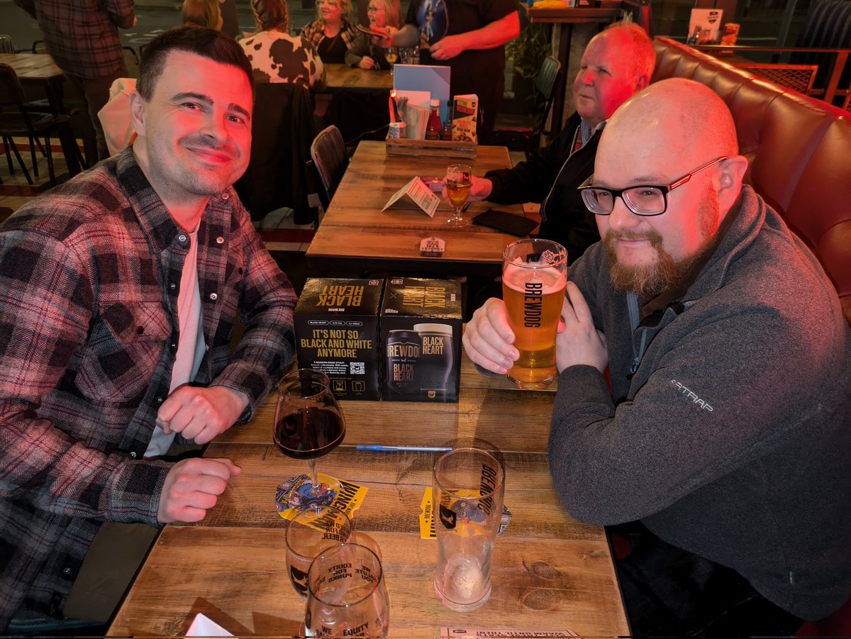 stumpy_juk's tweet image. Our winners tonight at @BrewDogCardiff  quiz. Every Tuesday, 7pm. Get a table booked @CompleatQuiz