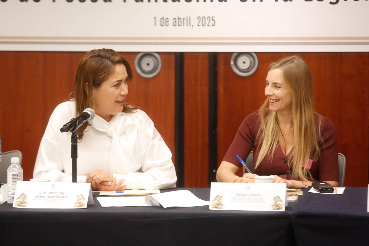 IvidelizaR's tweet photo. Agradezco a Ingrid Giskes, directora de la Iniciativa Global contra Redes de Pesca Fantasma, por sumarse a esta lucha. También a Claudia Cecilia Olimón y Eleadora Aranda por su trabajo en equilibrar la pesca con la protección del medio ambiente. 🎣 https://t.co/h5NWQLWF2y