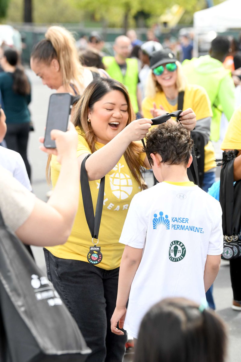 kpeastbayarea's tweet photo. We were thrilled to be a part of the 16th @oaklandmarathon benefitting @eatlearnplay in support of Oakland students! Kaiser Permanente is proud to partner with @eatlearnplay to transform the school experience for a generation of Oakland students. #eatlearnplay #oaklandmarathon https://t.co/ydSjgWGaSB