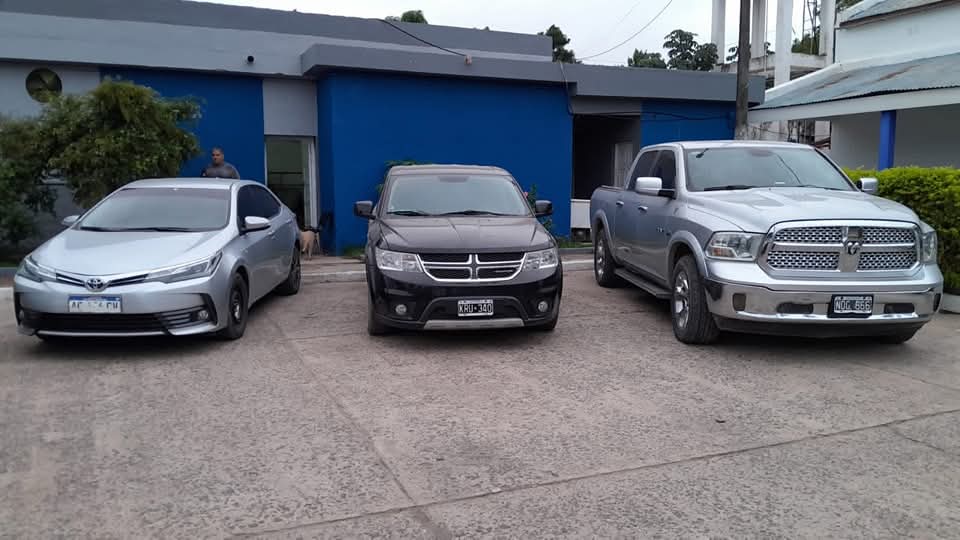 fabriglibo's tweet image. #CHACO 🚨

Algunos de los #SECUESTROS de los allanamientos contra dirigentes piqueteros por lavado de dinero 💲 

Ojo, todavía no está el total (deben estar contando) de efectivo incautado.

4 kapangas detenidos.

Otra megacausa que involucra el manejo de fondos del kirchnerismo