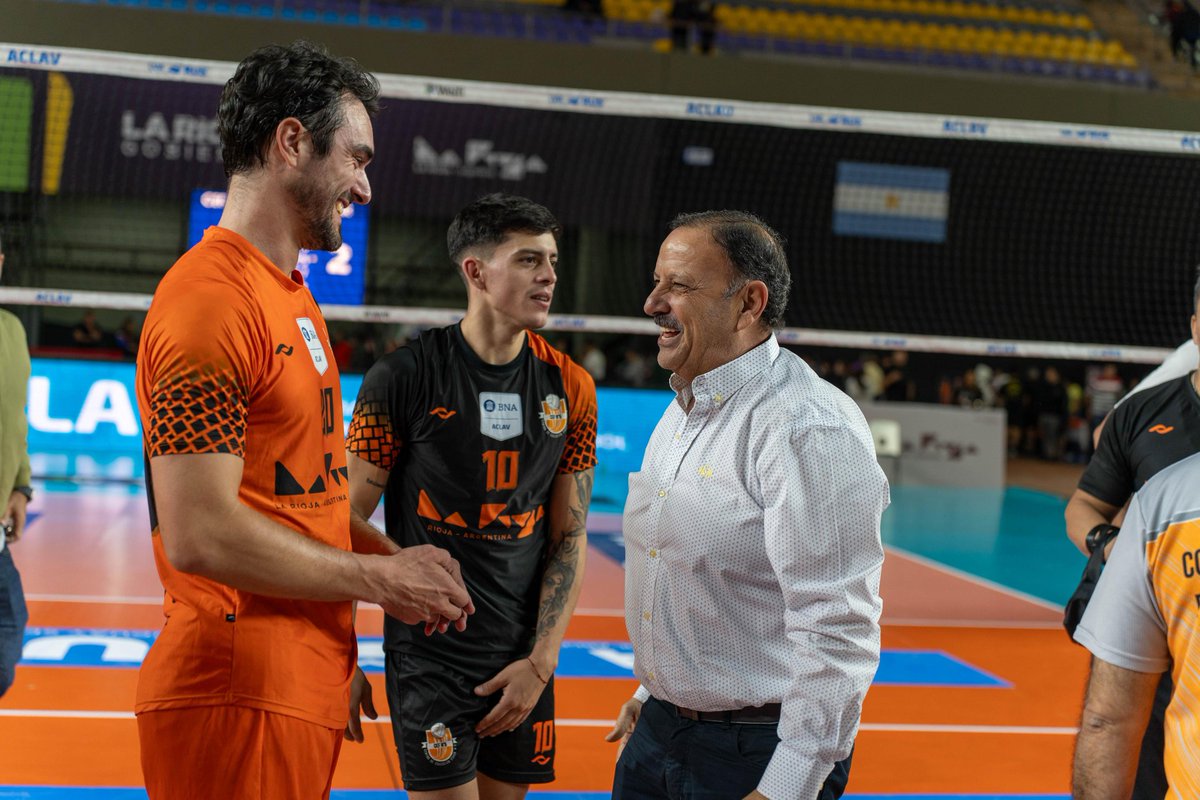 ¡Que gran orgullo nuestro equipo de voley masculino del CEF N°5! Hoy hicieron historia pasando a la final de la liga ganándole a un gran equipo como River. 

Una vez más, nos demuestran que con pasión y disciplina, todo se puede. Ahora festejen chicos ¡Se lo merecen! 🍊🫶