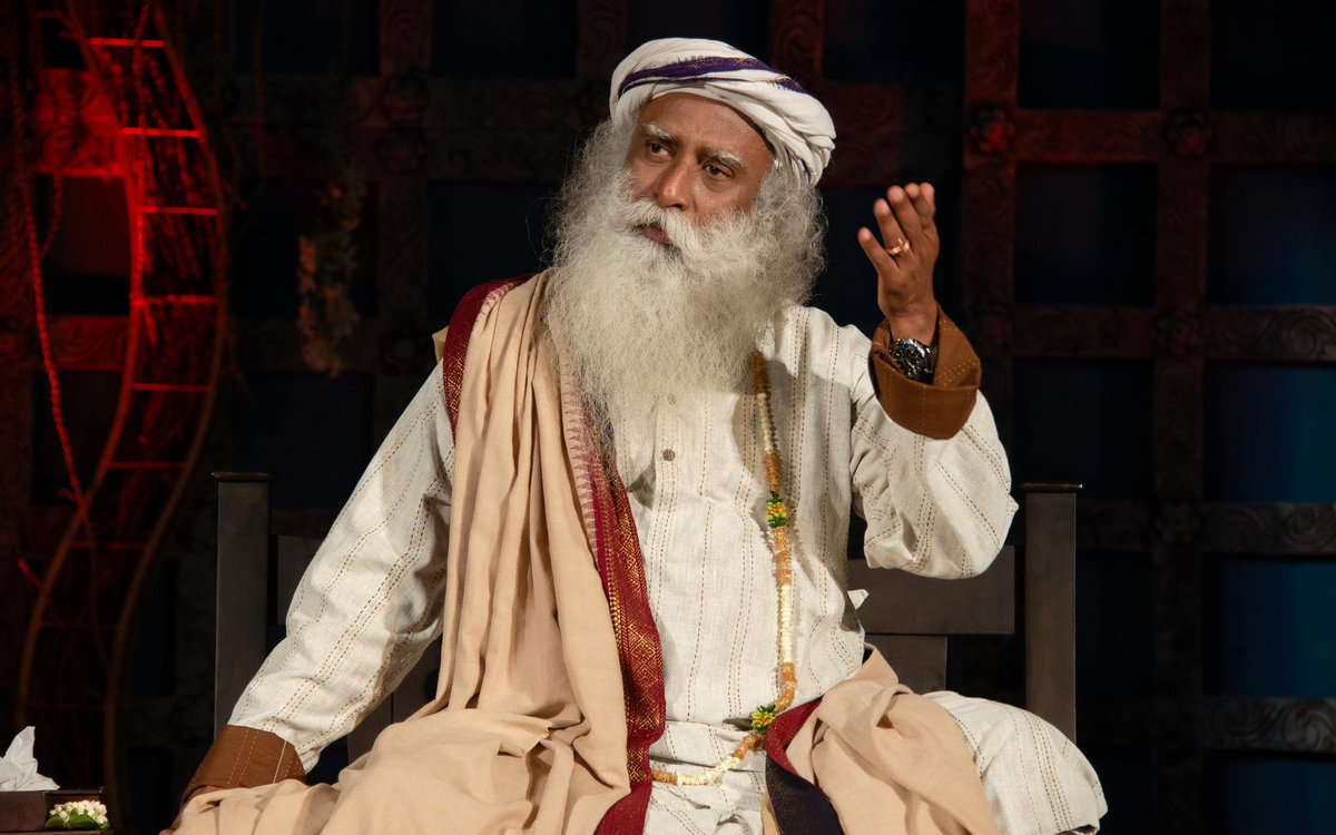 SadhguruJV's tweet photo. If you are looking at life as a possibility, you will see possibilities everywhere. If you are looking at life as a problem, you will see problems everywhere. #SadhguruQuotes https://t.co/QmDweB95D1