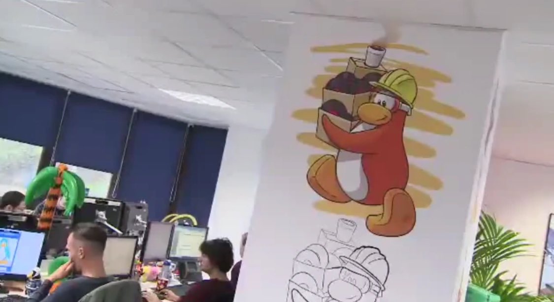 ThatPenguinGame's tweet photo. 10 years ago this month, the Club Penguin Office in Brighton, UK closed down. It opened in April 2008 and operated as a workplace for 7 years. Moderators such as Daffodaily5, Loustik005, &amp; Federflink1 worked here. It likely sadly closed due to declining membership numbers. https://t.co/upwBXHJVGo