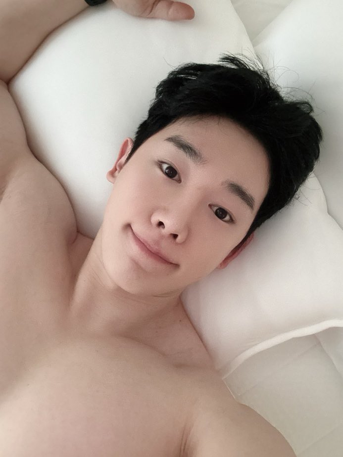 - ᴏ ʟ ᴀ ғ - (@wonholaff) on Twitter photo 