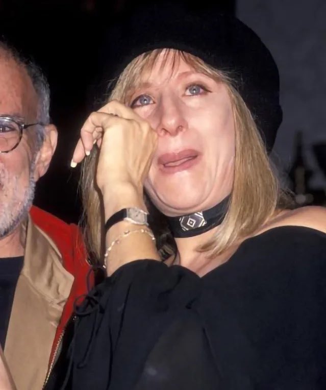 barbra_luv's tweet image. I still think about how amazing this film would have been with Barbra directing and acting instead of the awful Ryan Murphy film. #thenormalheart #larrykrame @BarbraStreisand