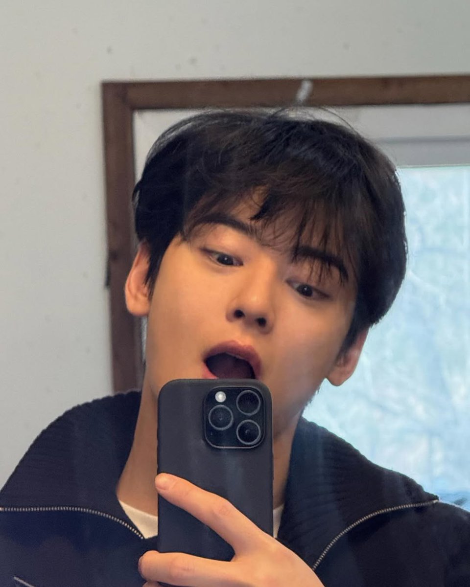 쓱담당자 존나귀엽다 . .  입덕할거같아요