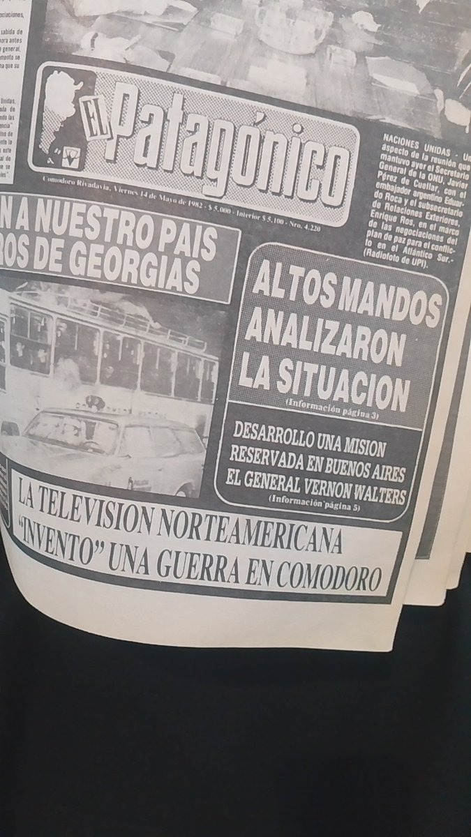 #Comodoro Alguien podrá explicar por qué levantaron la muestra de Malvinas que era por 3 días y sacaron la hemeroteca municipal que trabajó meses para presentación en el cultural? Hoy solo fue un espacio vacío...malestar de los que trabajaron meses...para mostrar la historia...