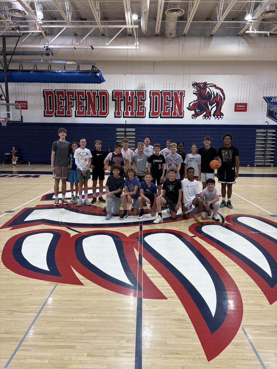 HoweryLuke's tweet image. Successful Camp! Thanks to everyone who made it possible and supported a good cause!! @_mountainstars @Chap_Hoops