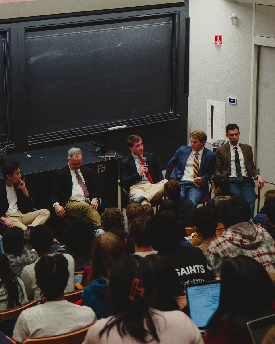 Harvard Republican Club tweet media