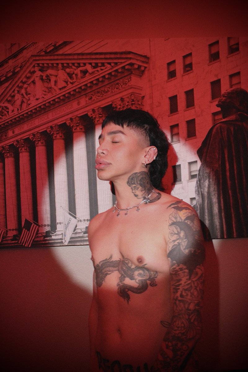 👹