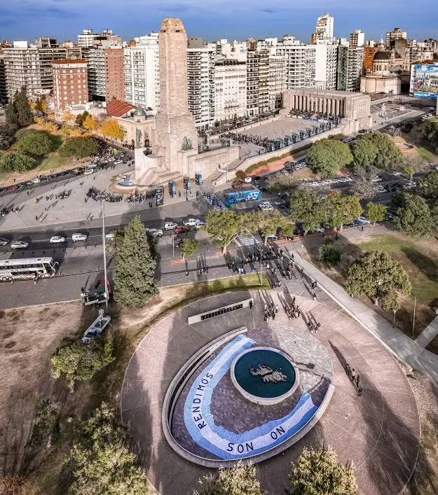 Rosariociudadok's tweet photo. SIEMPRE SERAN NUESTROS HÉROES 
MALVINAS ARGENTINAS🇦🇷 https://t.co/14Pd6RfLD0