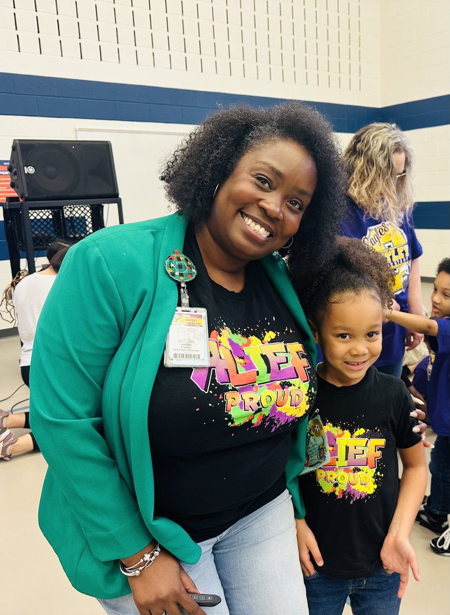 Andrea Lotsu (@andrealotsu) on Twitter photo Twinning with her AP at the 3rd quarter awards ceremony! #aliefproud <a href="/JShayFranklin/">J. Shelagh Franklin</a> <a href="/OutleyE/">Outley Elementary</a> Twinning with her AP at the 3rd quarter awards ceremony! #aliefproud <a href="/JShayFranklin/">J. Shelagh Franklin</a> <a href="/OutleyE/">Outley Elementary</a>