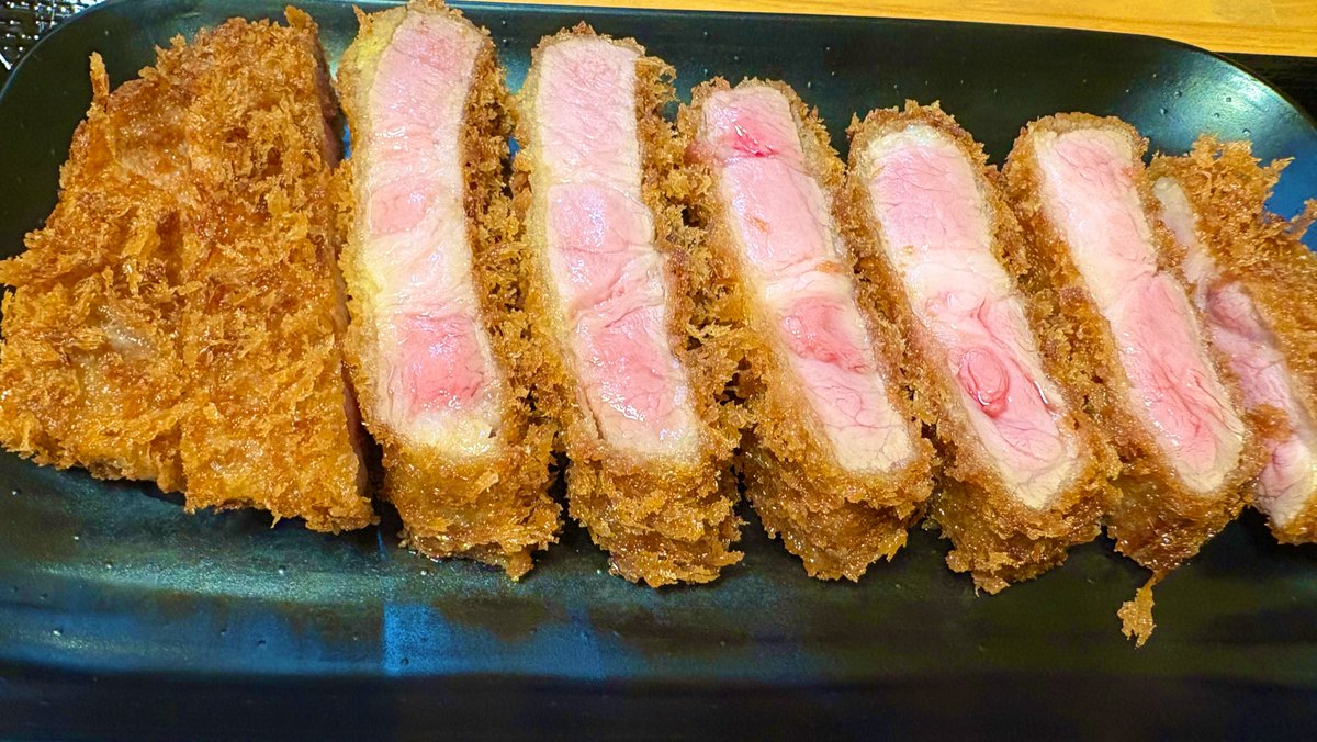 ortopleft's tweet photo. キセキ食堂でランチ

孤独のグルメに系列店が出ていたとんかつの名店🐷

「特上かつ御膳」をいただきました
肉は分厚く、柔らかく、満足、満足😋

障害者の私にも色々ご配慮いただき感謝です😊

#脳出血　#左片麻痺　#キセキ食堂 https://t.co/Hx9DQ4R5wq