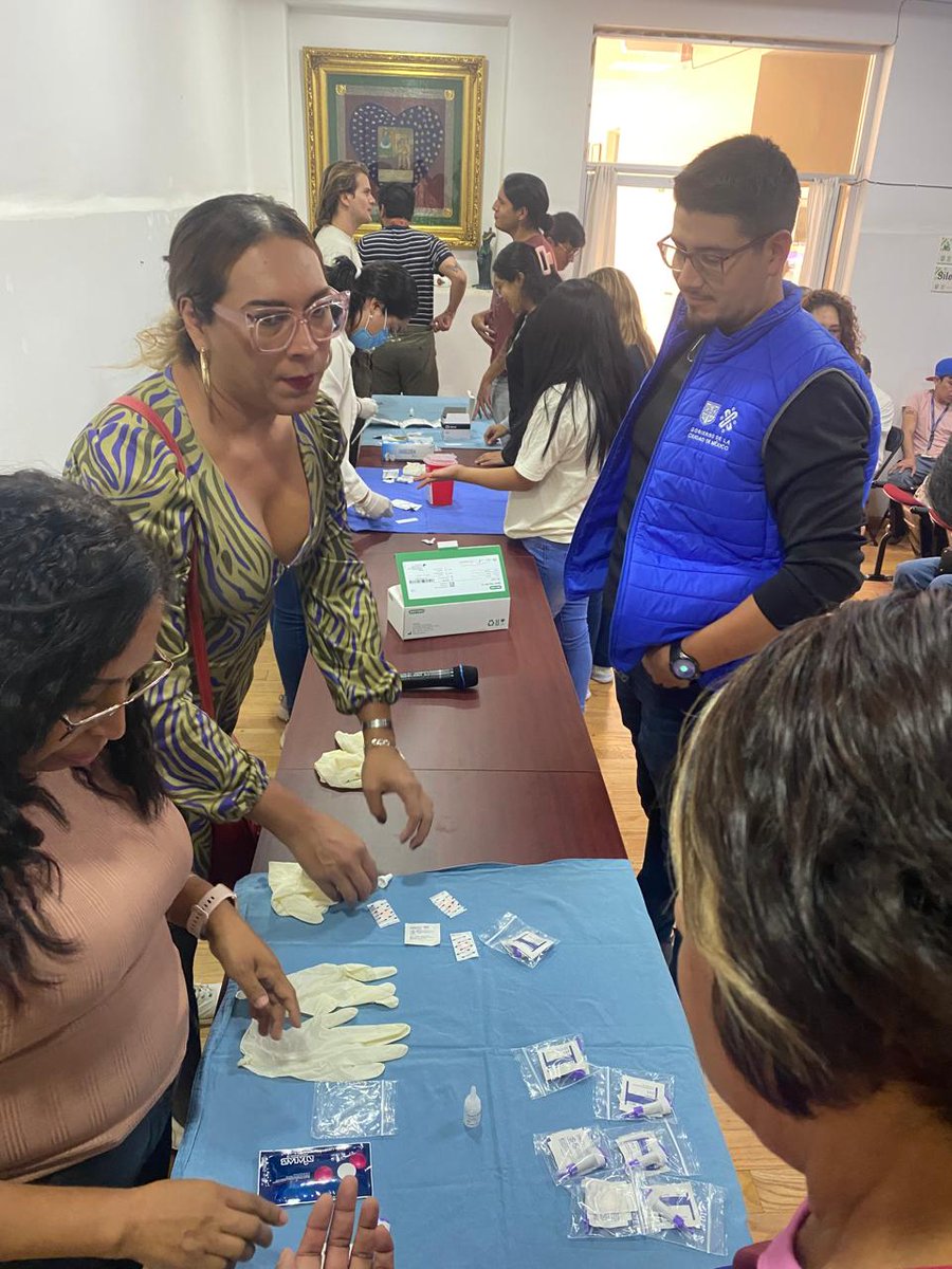 ¡Culminamos con éxito nuestra capacitación 'Pruebas de detección para una salud sexual'!💉🩸Más de 80 profesionales ahora cuentan con herramientas para la detección temprana del #VIH. Así construimos un futuro donde la prevención salva vidas. 🤝⏰