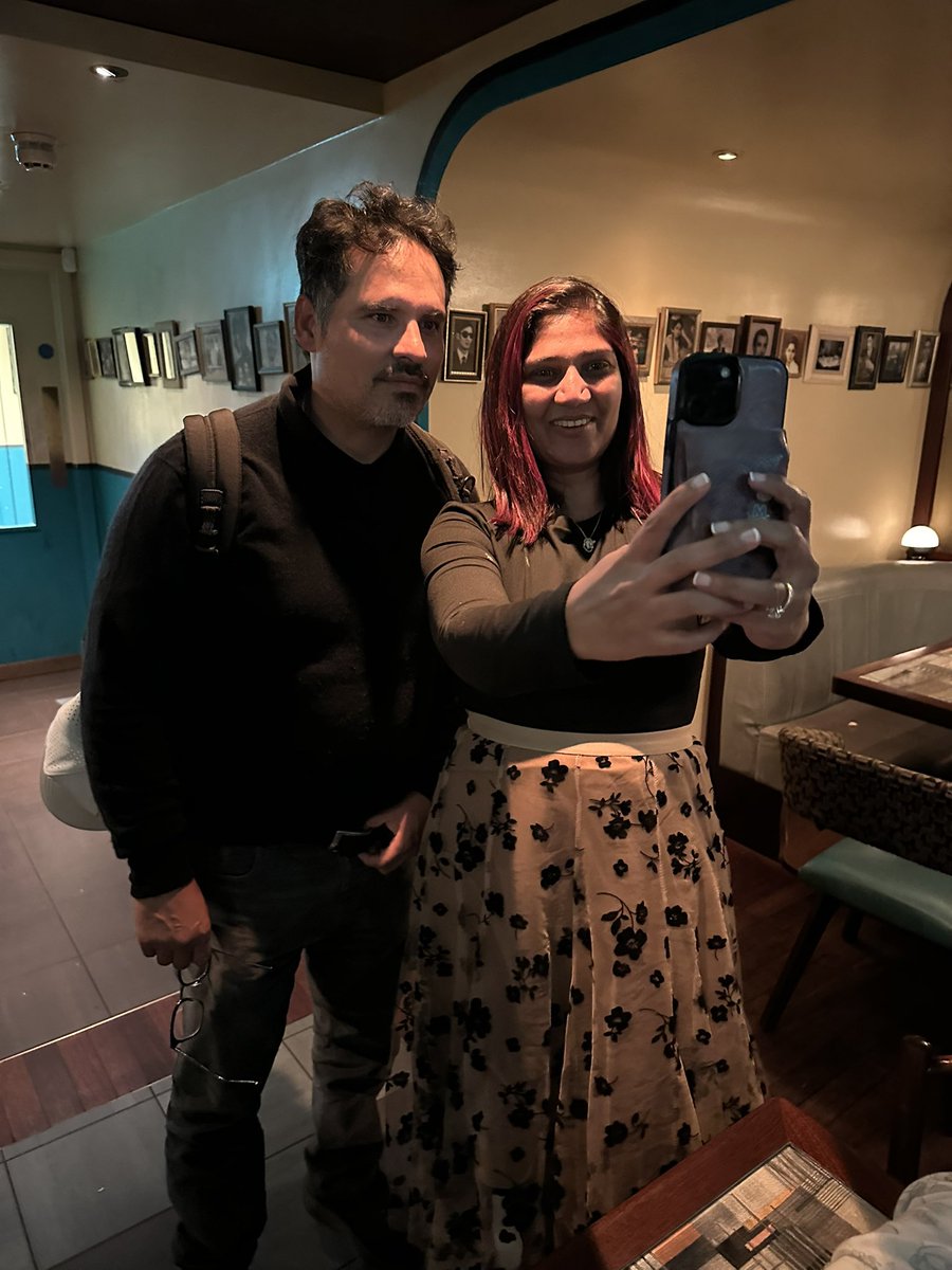 CommandersWiz's tweet photo. @realmichaelpena thank you for making my wife’s 40th birthday so special tonight. Especially when you guys joined in singing her Happy Birthday! It was a memory we will never forget and truly a pleasure to meet you. https://t.co/ktvay2YPFj