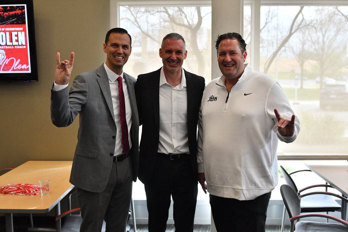 THE NEW ERA: <a href="/CoachEricOlen/">Eric Olen</a> 🤝 <a href="/Coach_Eck/">Wyatt Emmett</a>  (and hi <a href="/flovom/">Fernando Lovo</a> 👋)  

#GoLobos | 🐺🆙
