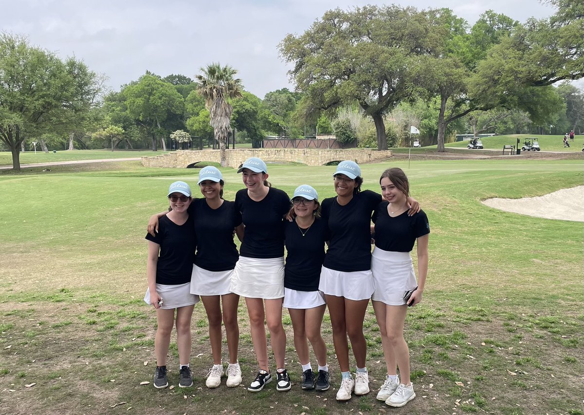 Congratulations to our Girls Golf team on a great season! And an extra special congratulations to Avery on winning the District  28-6A Girls Golf Tournament . She is the first ever in school history here at Harlan!!  She will be advancing to the Regional Golf tournament.