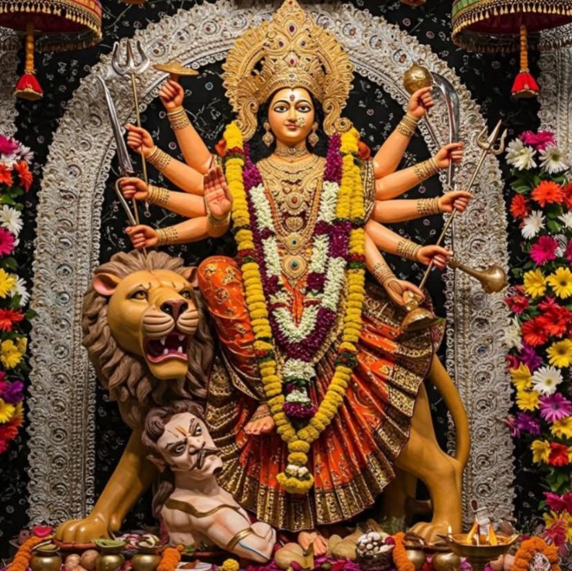 सर्वमंगलमांगल्ये शिवे सर्वार्थसाधिके। शरण्ये त्र्यम्बके गौरी नारायणि नमोस्तु ते।" jay ma durga 🙏🙏