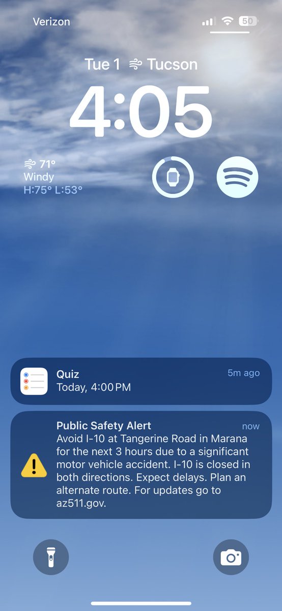 Holy fuck my phone started tweaking like we were getting nuked or some shit but in reality they just telling me to not use the freeway 💔