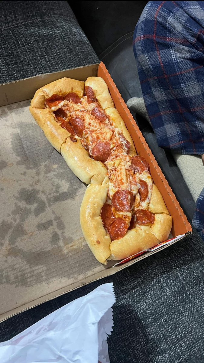 LunaLeo06's tweet image. T volveré a topar hijo de perra