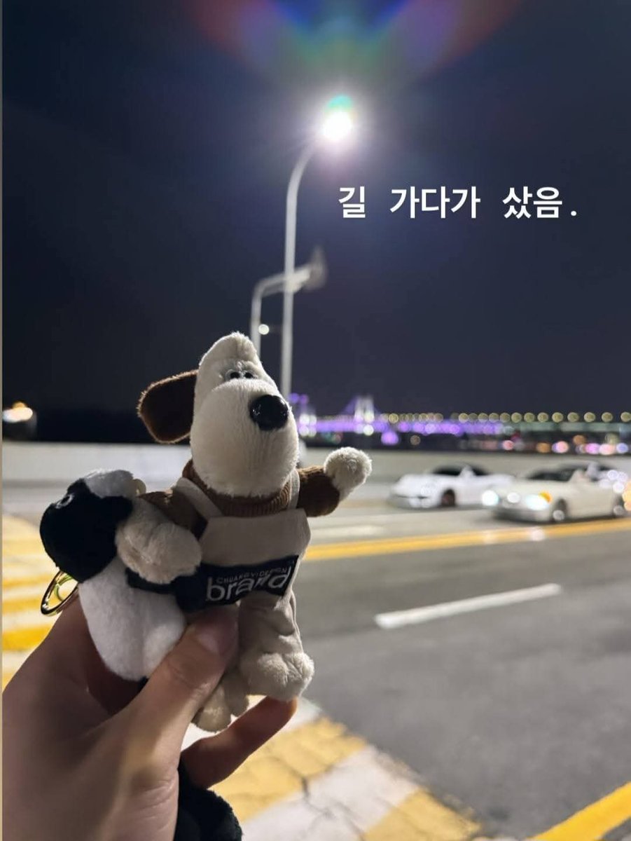 Why01X19U's tweet photo. The morning breeze is so sweet gentle and sweet today that it reminds you of everything. Happy morning.ππ
Day 10π
#JUNGYONGHWA
#CNBLUE
#VOYAGE_into_X
#RoadtoTOKYODOME
#StayWaitForYou
Every picture tells a story.π https://t.co/4BA0PpzBcK