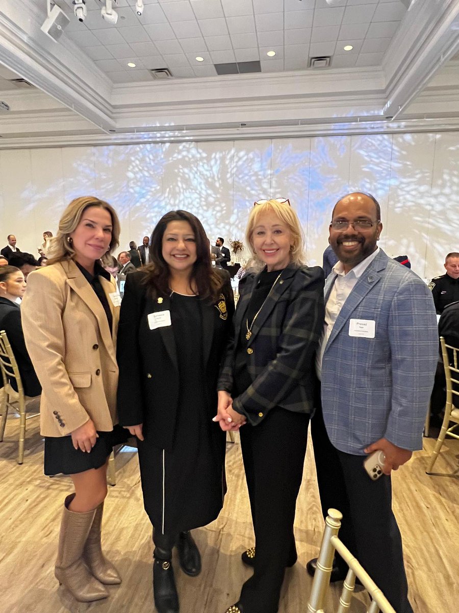 MppGualtieri's tweet photo. Happy to attend the State of the Region today. It was great to meet with friends and colleagues.
#SilviaGualtieri
#stateoftheregion
#MPP #Mississauga #mississaugaeastcooksville https://t.co/39Rtbnw0RX