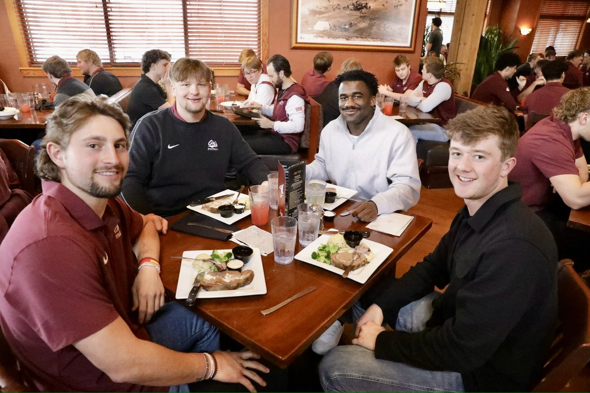 MontanaGrizFB's tweet photo. 🥩 or 🌭?

It’s the annual Academic Champions dinner where 𝟕𝟔 of our guys are eating steak tonight with a 3.0 GPA or better! 

#GoGriz https://t.co/OdHYqJ4lIj