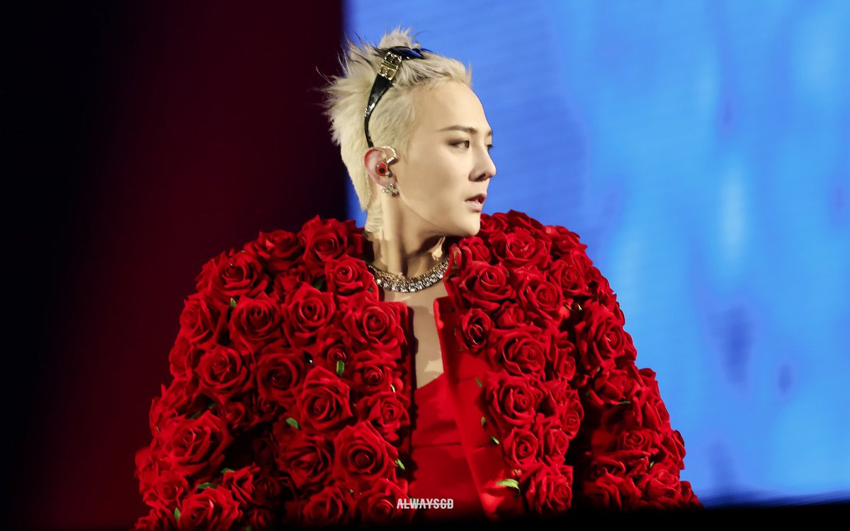 always_gd's tweet photo. G-DRAGON 2025 WORLD TOUR [Übermensch] KOREA 🇰🇷 

8:18

🌹내가 말했자나 돌아온다고, 
무대 위 권지용 꽃이 피었습니다. 🌹💕

#GDWORLDTOURÜbermensch
#GDRAGON2025 #지드래곤 @IBGDRGN 
#AlwaysGD https://t.co/Tid9j6othP