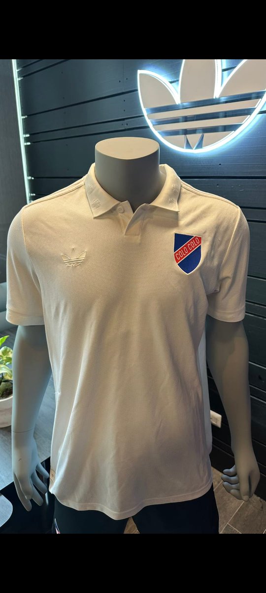 RodrigoMG079's tweet photo. Camiseta centenario #ColoColo 
Precio:$23990 
Todas las tallas 
Pedidos al DM envío a domicilio dentro de la RM y envío a regiones .
#VamosColoColo 
Apoyen con un RT porfa https://t.co/p2EgBEbORz